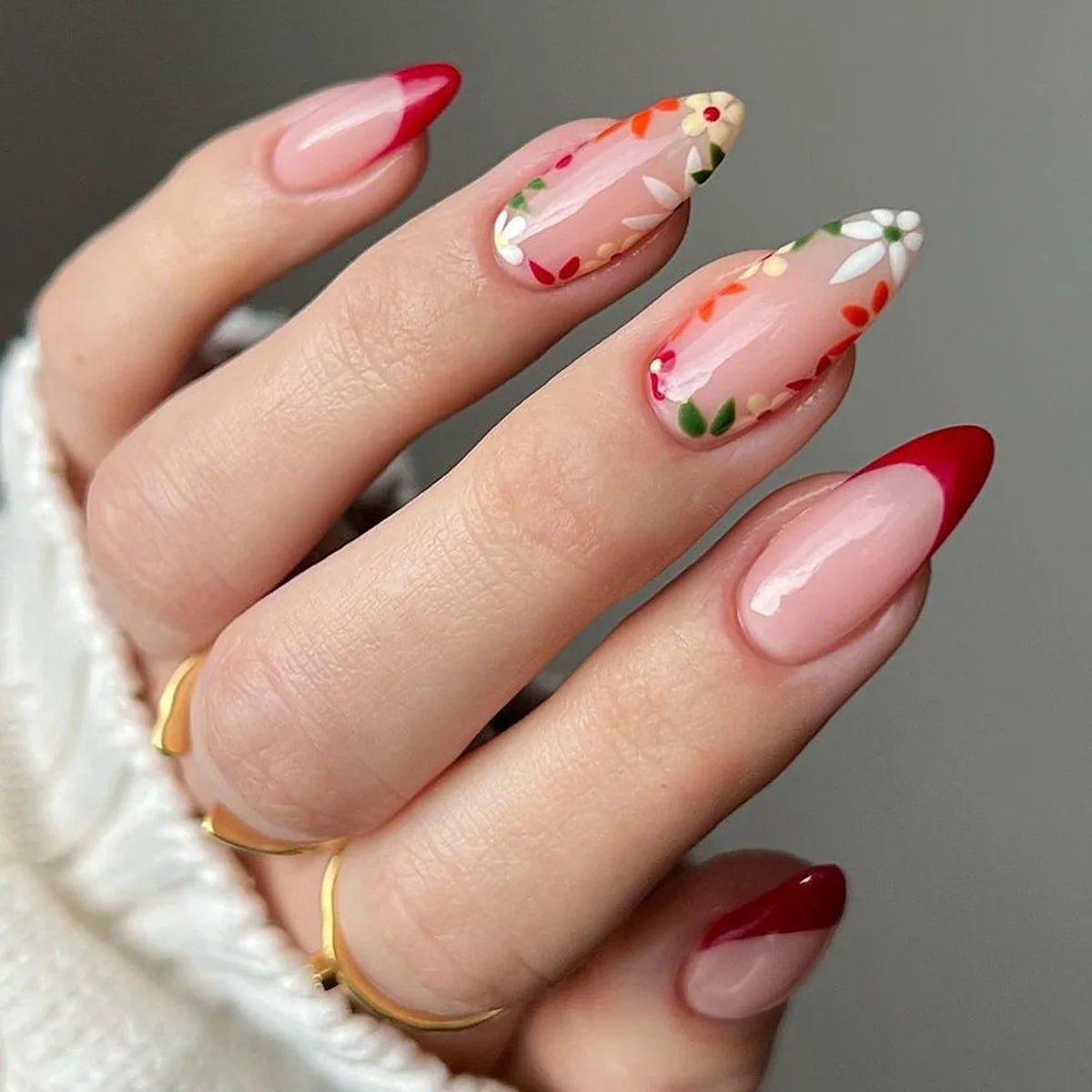 24pcs/Box Fresh Floral Almond False Nails Press On Nails Detachable Fake Nail Tip Purple with Design Manicure Patches